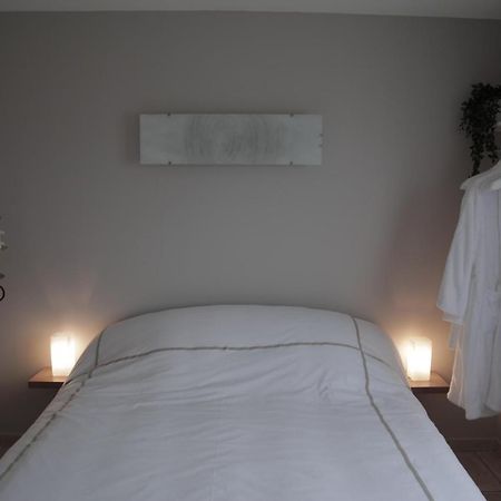 Au Doux Repos Bed & Breakfast Lucbardez-et-Bargues Exterior photo