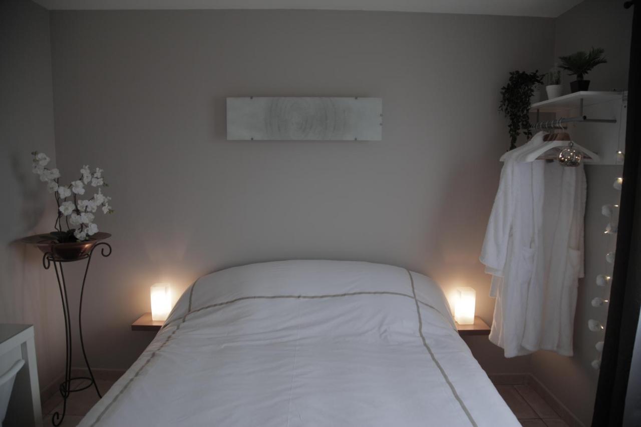 Au Doux Repos Bed & Breakfast Lucbardez-et-Bargues Exterior photo